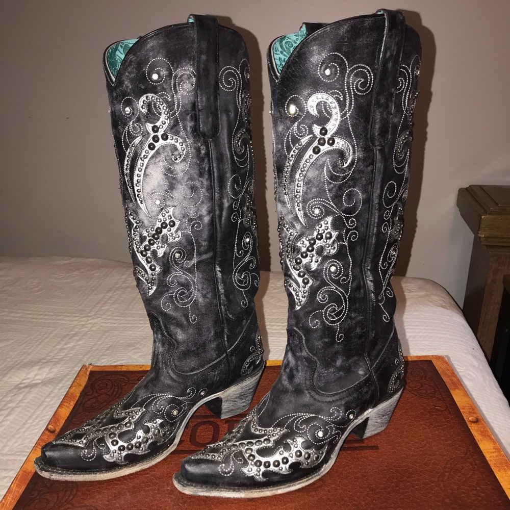 Corral boots